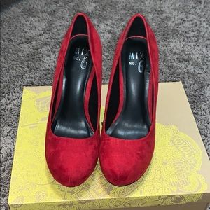 Red pumps